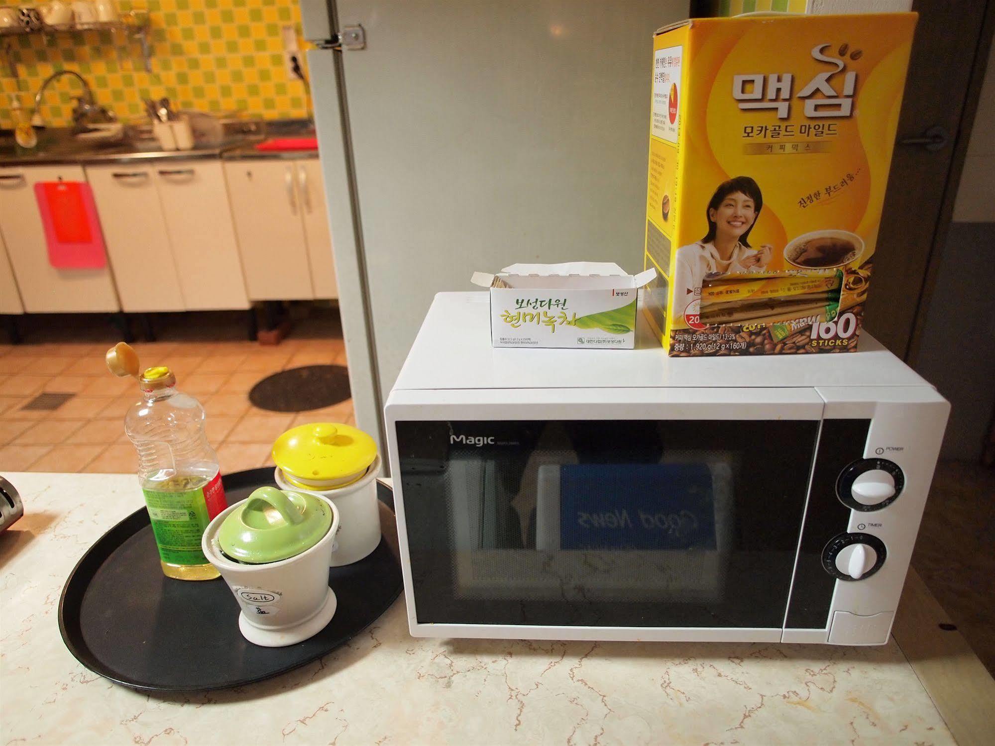Shinchon Hostel Сеул Екстериор снимка